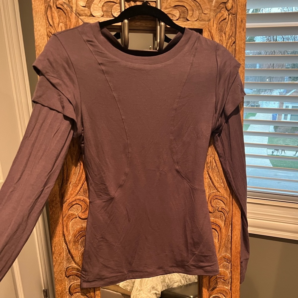 Yummie Tummie layered fitness top. Small.